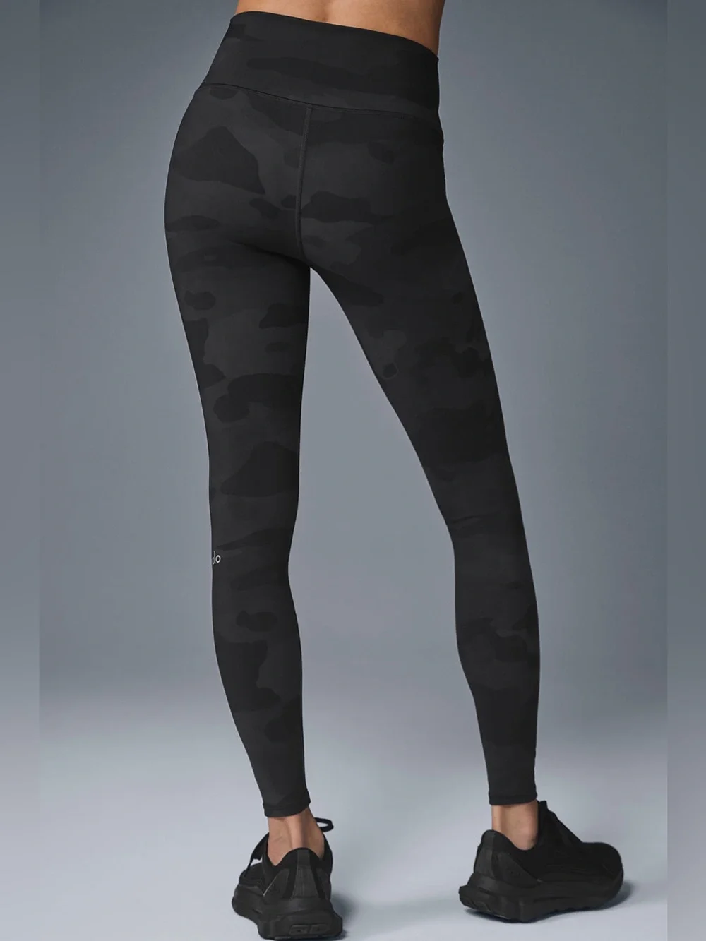 ALO Yoga High Waist Vapor Leggings in Black Camo | Size Small